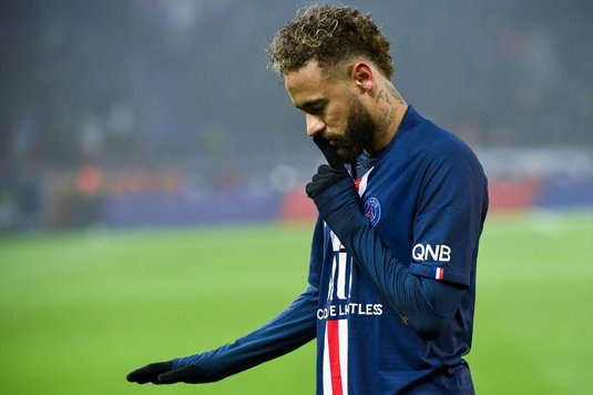 Neymar s-a enervat după ce Pochettino l-a schimbat! Starul brazilian nici măcar nu s-a uitat la antrenor