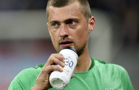 O nouă schimbare de look pentru Gabi Tamaş! FOTO | De data asta şi-a vopsit barba în roşu aprins :)