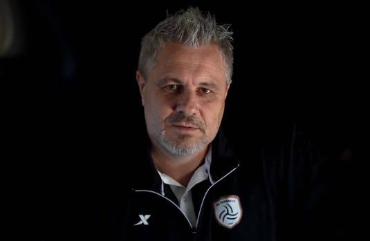 ”Nu-l simpatizez, dar are valoare! Joacă într-un campionat de 7 ori mai puternic decât cel românesc!”. Şumudică apără un fotbalist de Naţională