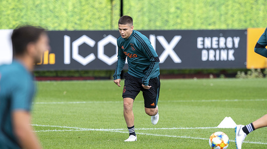FOTO | Primele imagini cu Răzvan Marin pe terenul de antrenament. Veteranii lui Ajax, primele lecţii pentru român
