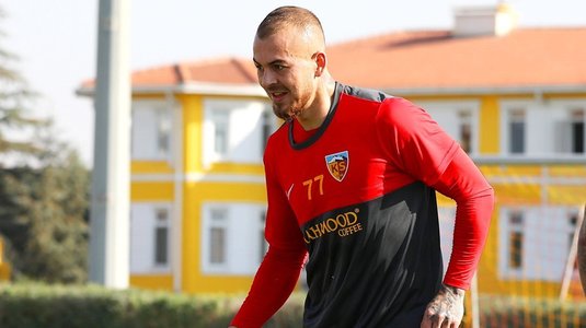 VIDEO | Denis Alibec s-a antrenat pentru prima dată cu noii colegi de la Kayserispor. A primit "botezul": ce i-au făcut coechipierii