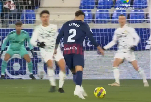 VIDEO | Andrei Raţiu, pasă decisivă pentru Huesca. Tricolorul a contribuit la un gol din foarfecă în stilul Ibrahimovic