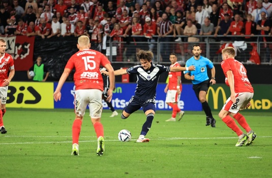 Alexi Pitu, primul gol la Bordeaux. Reuşita jucătorului român a fost de trei puncte | VIDEO