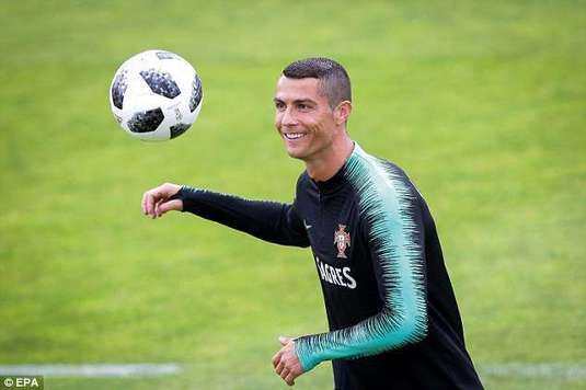 A intrat în pâine | Cristiano Ronaldo s-a alăturat naţionalei Portugaliei şi e gata pentru Campionatul Mondial
