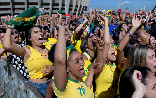Patru persoane rănite le Belo Horizonte într-un fan zone, unde se urmărea meciul Brazilia-Serbia