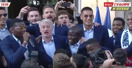 VIDEO | Pogba a făcut spectacol total la întâlnirea cu fanii. Ce melodie i-a compus ”micuţului” Kante :)