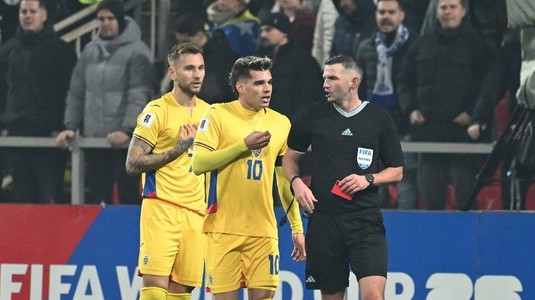Arbitrul Michael Oliver, discuţie privată cu un tricolor după Bosnia - România: "Mi-a zis că a greşit. E lipsă de respect ce au făcut"