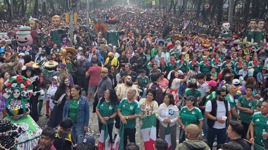 VIDEO | Mexicanii au făcut istorie înaintea Cupei Mondiale! Mii de oameni au creat cel mai mare "val” din lume