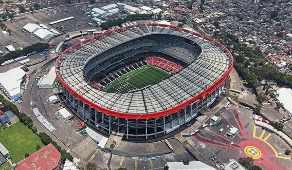 Ciocniri între manifestanţi şi poliţie în faţa stadionului Azteca, înaintea meciului de deschidere de la Cupa Mondială