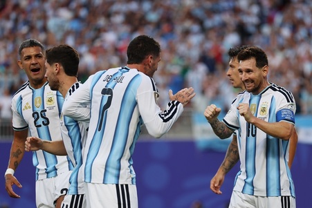 Argentina a făcut instrucţie cu Algeria! Messi, hattrick istoric şi record egalat la Cupa Mondială