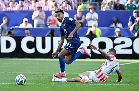 Presa internaţională a răbufnit după Franţa - Paraguay! Arbitrul, luat direct la ţintă: "Fotbal dezgustător / O ruşine absolută”