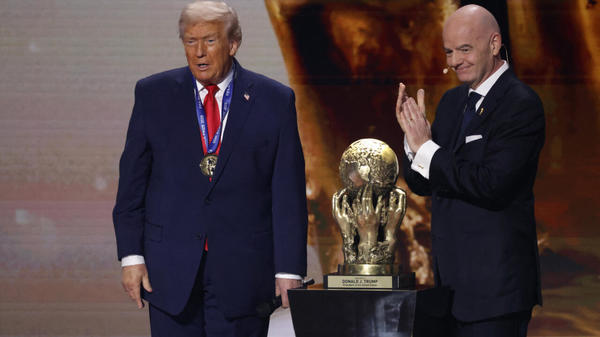 De necrezut! Trump dezvăluie ce i-a cerut lui Infantino înainte de decizia în cazul Balogun