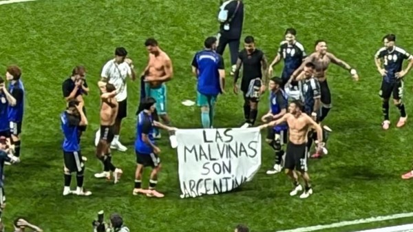 SUA au reacţionat! Casa Albă a luat a apărat dreptul la libera exprimare a argentinianilor, după bannerul afişat la finalul meciului cu Anglia