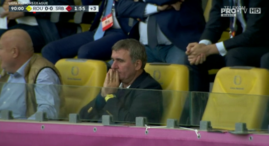 FOTO | Hagi, mai emoţionat ca niciodată! Cum s-a rugat ”Regele” în ultimele secunde ale meciului România - Serbia