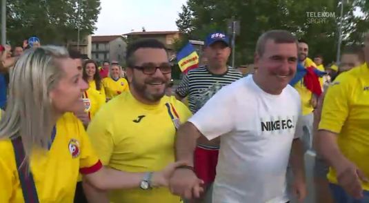 VIDEO | Suporterii au ieşit din nou în stradă şi au strigat: "Hagi! Hagi!" Gestul de apreciere supremă făcut de unul dintre fani
