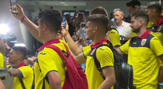 VIDEO | Primiţi ca nişte campioni! 200 de fani i-au aşteptat pe tricolorii mici la aeroport. Momente emoţionante la sosirea în ţară a naţionalei de tineret