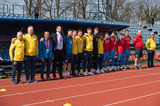 Adrian Văsâi, un selecţioner fericit după calificarea României U19 ”în primele opt echipe din Europa”: ”Ei au obţinut-o. O muncă de patru ani” | EXCLUSIV
