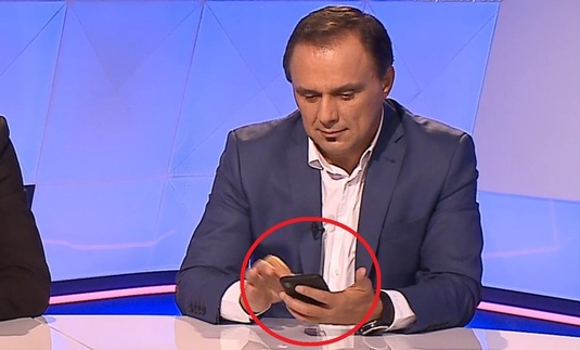 Moment nemaivăzut cu Panduru! A băgat capul în telefon în direct: "Am treabă". De ce a refuzat să răspundă şi ce a urmat | VIDEO