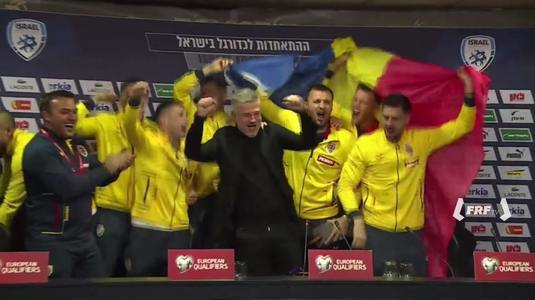 VIDEO | Conferinţa lui Edi Iordănescu, întreruptă de fotbaliştii României! Imagini superbe după calificarea naţionalei la EURO