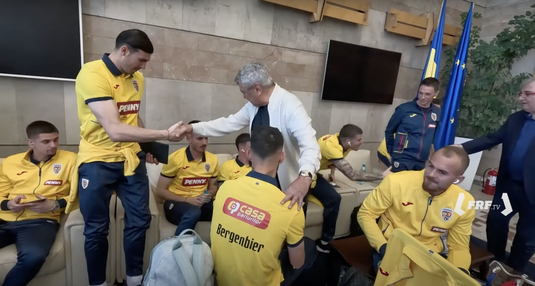 VIDEO | Tricolorii lui Edi Iordănescu au fost vizitaţi de Mircea Lucescu înainte de plecarea la Madrid