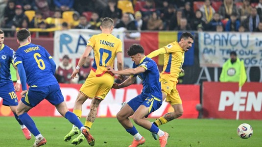 Singura schimbare făcută de Mircea Lucescu la pauza meciului România - Bosnia! Spectatorii au aplaudat momentul