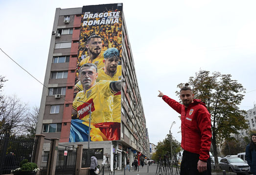 Pictură murală dedicată echipei naţionale, pe un bloc din Bucureşti: “Sper ca imaginea noastră să îi motiveze pe copii să creadă în visul lor”