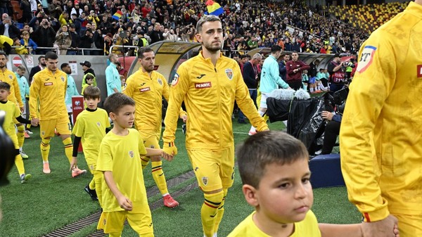 Surpriza din echipa de start a României pentru meciul cu Bosnia: "E mai bun defensiv şi noi trebuie să fim buni"