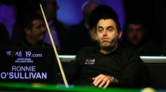 Moment amuzant cu Ronnie O'Sullivan în prim plan la meciul câştigat de acesta în faţa lui Matthew Stevens la Northern Ireland Open