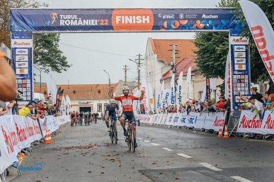 Turul ciclist al României: Eduard Grosu a câştigat etapa a treia