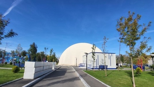 Nicuşor Dan anunţă construirea unei săli modulare în care îşi va desfăşura activitatea Centrul de copii şi juniori, pe terenul Clubului Sportiv Municipal Bucureşti