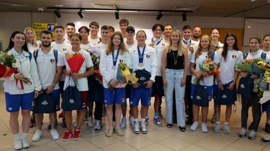 Tezaurul cucerit la Campionatele Europene de înot pentru juniori a ajuns acasă! România, pe locul al patrulea la medalii: "Sunt foarte mândră, bucuroasă pentru ei"