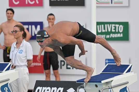 David Popovici a reacţionat după ce s-a calificat în finala europeană cu cel mai bun timp al semifinalelor: "Aş pune încă o cărămidă în istoria asta"
