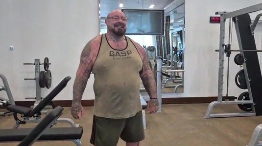 "Uriaşul" Sandu Lungu a făcut dezvăluiri cutremuratoare despre copilăria lui: "La cum eram, dacă nu avea el grijă de mine, eram în alt loc"