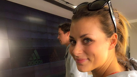 Hackerii i-au spart telefonul unei handbaliste cunoscute! Poze nud cu aceasta au ajuns pe internet
