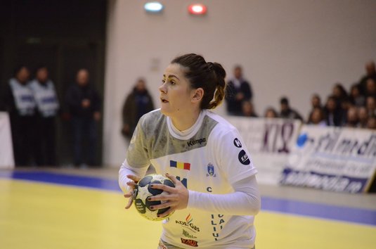 Supriză în Liga Naţională de handbal feminin. SCM Craiova îi administrează prima înfrângere a sezonului campioanei CSM Bucureşti