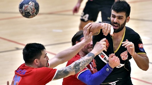 VIDEO | Dinamo a distrus-o pe Steaua la handbal masculin! "Câinii" au fost la înălţime şi în tribune!