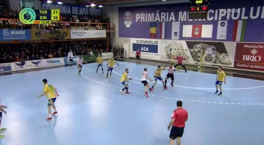 VIDEO | Cele mai bune atacuri din Liga Naţională de handbal masculin dau startul în penultima etapă. Meciul va putea fi urmărit la Telekom Sport 3