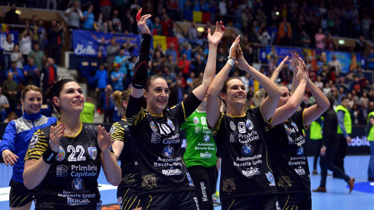 CSM Bucureşti - Gyor. Se ştiu arbitrii care se vor oficia partidele din Final Four-ul EHF Champions League