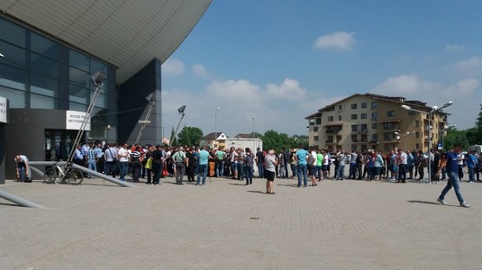 UPDATE | Scandal la Craiova. Casele de bilete s-au deschis cu două ore întârziere. Decizia organizatorilor