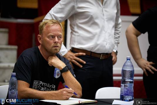 Magnus Johansson a condus primul antrenament al fetelor de la CSM Bucureşti: "Echipa este în topul 3 al celor mai bune de pe continent!"
