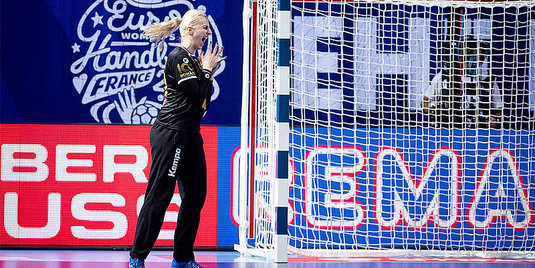 Rezultatele de sâmbătă, la Campionatul European de handbal feminin. România, debut victorios cu Cehia, de Ziua Naţională