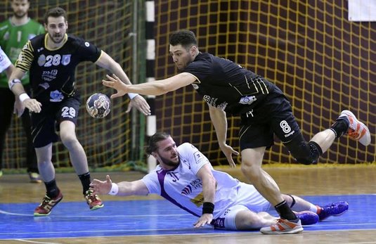 CSM Bucureşti transferă dintr-un campionat puternic pentru sezonul viitor. Noul jucător are multe meciuri în naţională şi vine la vară în echipa "tigrilor"