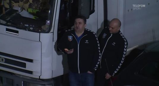 VIDEO Scandal la finalul derby-ului. Fanii către Florentin Pera: ”Domnule, atenţie la ton!” Răspunsul tehnicianului de la Vâlcea