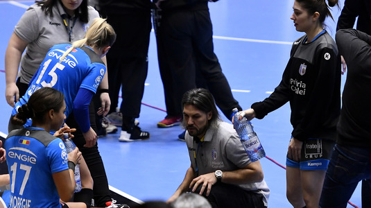 Antrenorul lui CSM Bucureşti, Adi Vasile, vine la Zoom Sport. Emisiunea moderată de Geanina Iacob se vede pe Telekom Sport 3, vineri, de la 20:00