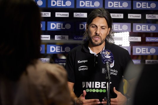 VIDEO | Adi Vasile, un antrenor fericit după succesul clar al "tigroaicelor" cu Ferencvaros: "Nu căutăm perfecţiunea. Poate n-a fost cel mai bun meci, dar e victorie"