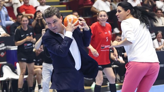 Explicaţiile preşedintelui Nicuşor Dan după aruncarea ratată la "Gala Neagu": "Eu chiar am jucat handbal, să ştiţi"