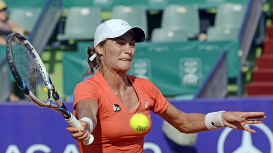 Monica Niculescu a învins-o pe Sorana Cîrstea, în primul tur la dublu, la Beijing