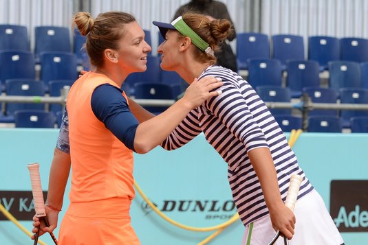 S-a stabilit programul. Irina Begu şi Simona Halep joacă, joi, în sferturi, la Shenzhen Open