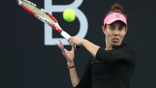 VIDEO | Mihaela Buzărnescu a pierdut prima sa finală WTA din carieră. Înfrângere în trei seturi cu Mertens