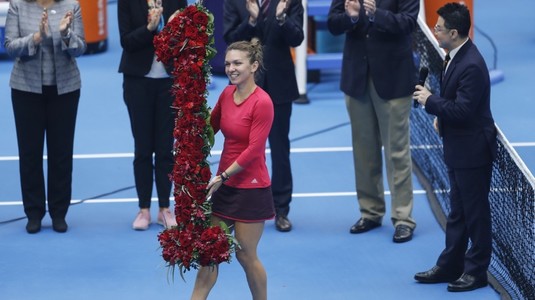 VIDEO | Ceremonie specială organizată la Sankt Petersburg pentru Wozniacki. Ruşii au "furat" surpriza chinezilor pentru Simona Halep din 2017